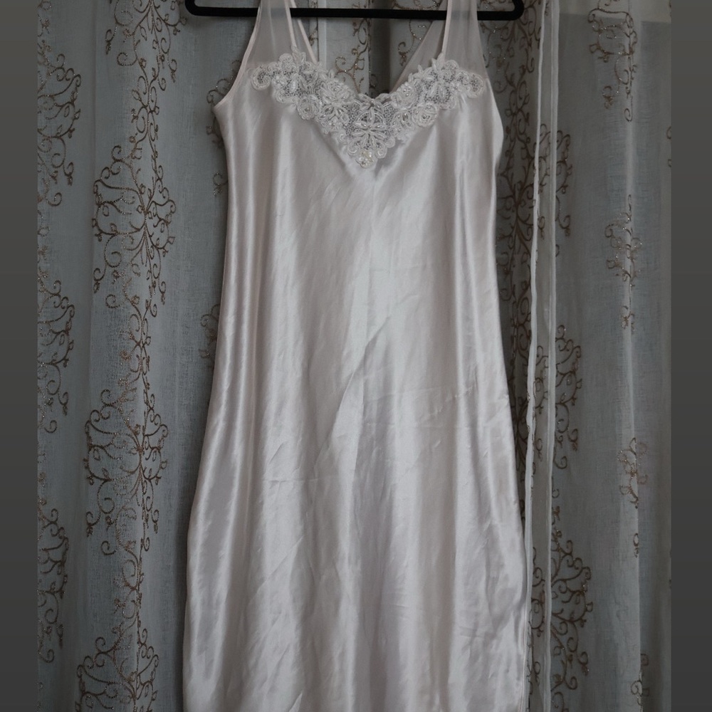 Intimo White Lace Chemise Silky Sleepwear